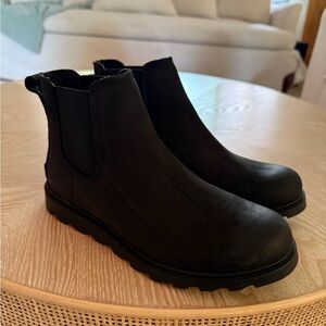 Sorel Black Ankle Boots with Rugged Sole
